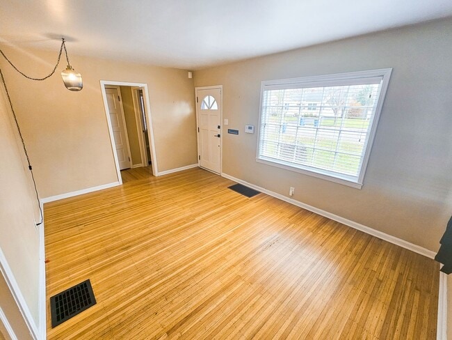 Photo - 5352 Crittenden Ave