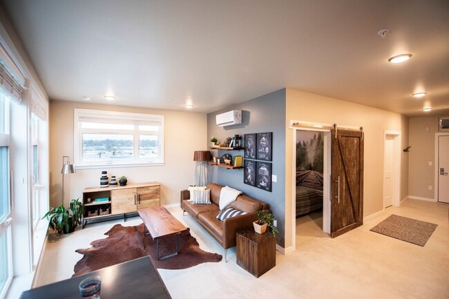 Photo - Brooklyn Yard - Stylish, Green Living!