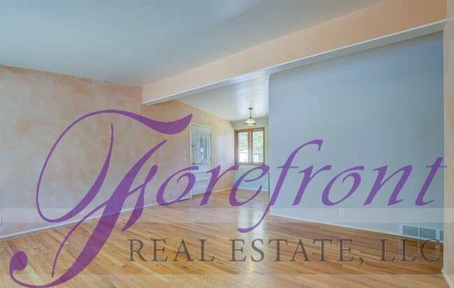 Photo - 2045 Laramie Ave