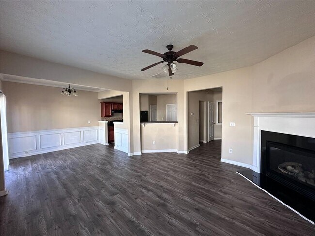 Photo - 827 Forsythia Way