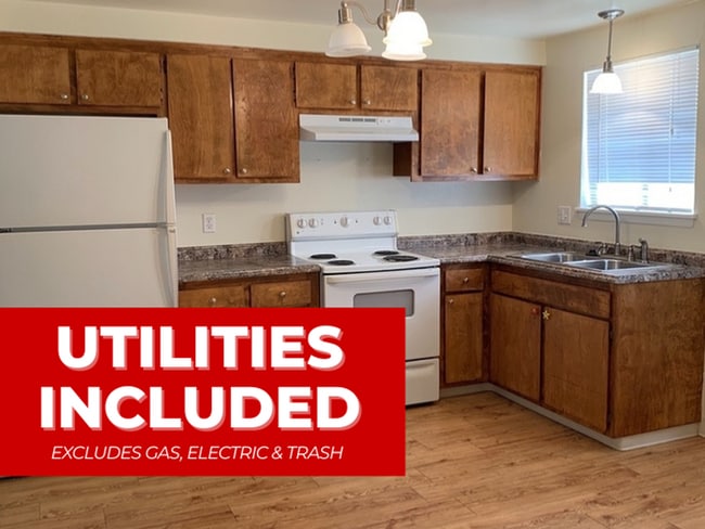 Building Photo - 2 Bed/1 Bath Duplex With Fenced Yard in Lo...