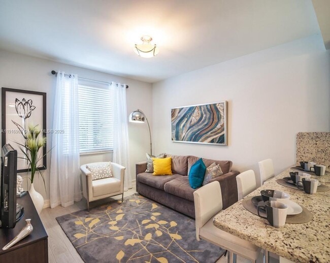 Photo - 833 SW 13th Ct Unit 104