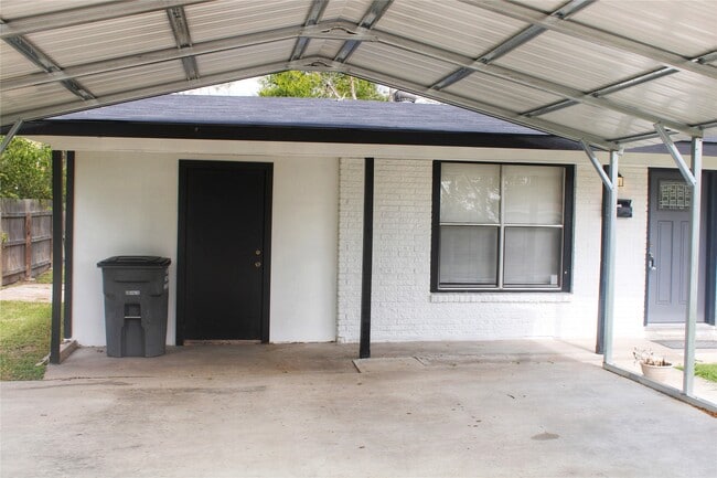 Building Photo - 3408 Allendale St Rental