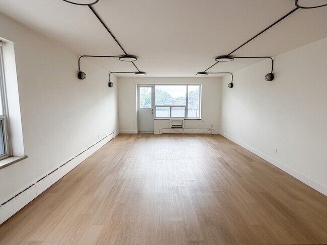 420 Eglinton Ave E Unit 502