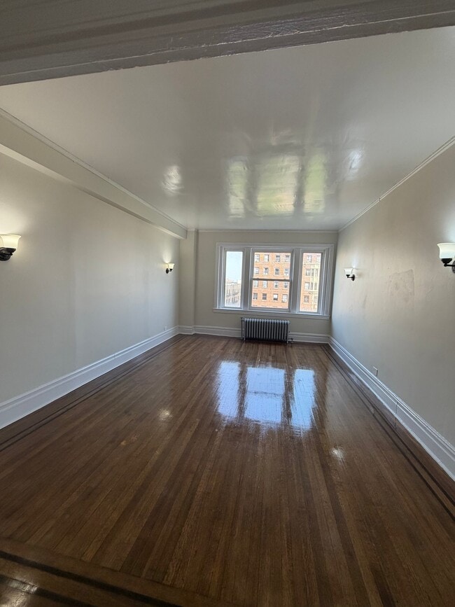 Building Photo - 157 S Harrison St Unit 605