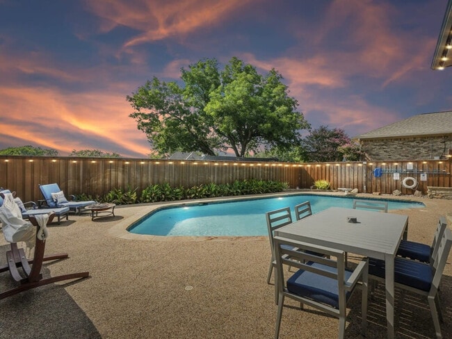 Building Photo - 1608 S Alamo Rd Rental