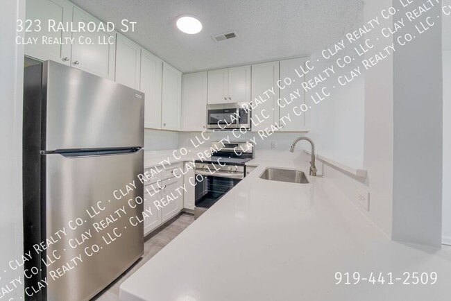 Photo - 323 Railroad St