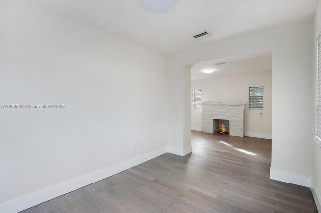 Photo - 522 NW 47th Terrace