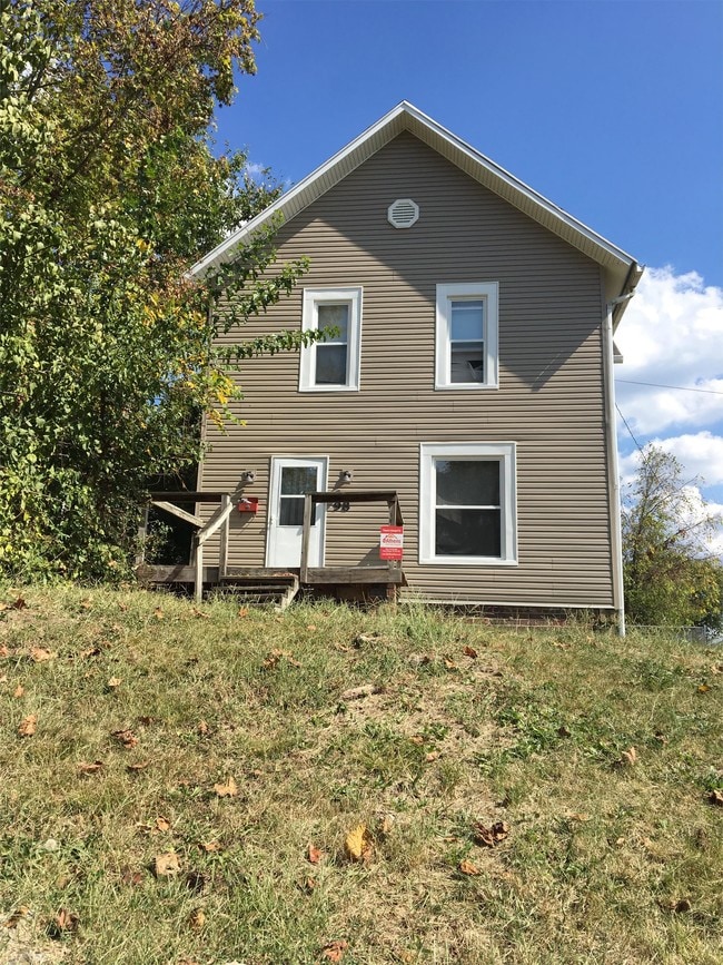 Photo - 98 N Lancaster St
