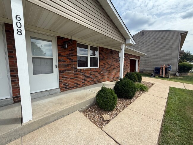 Photo - 608 Linda Ln