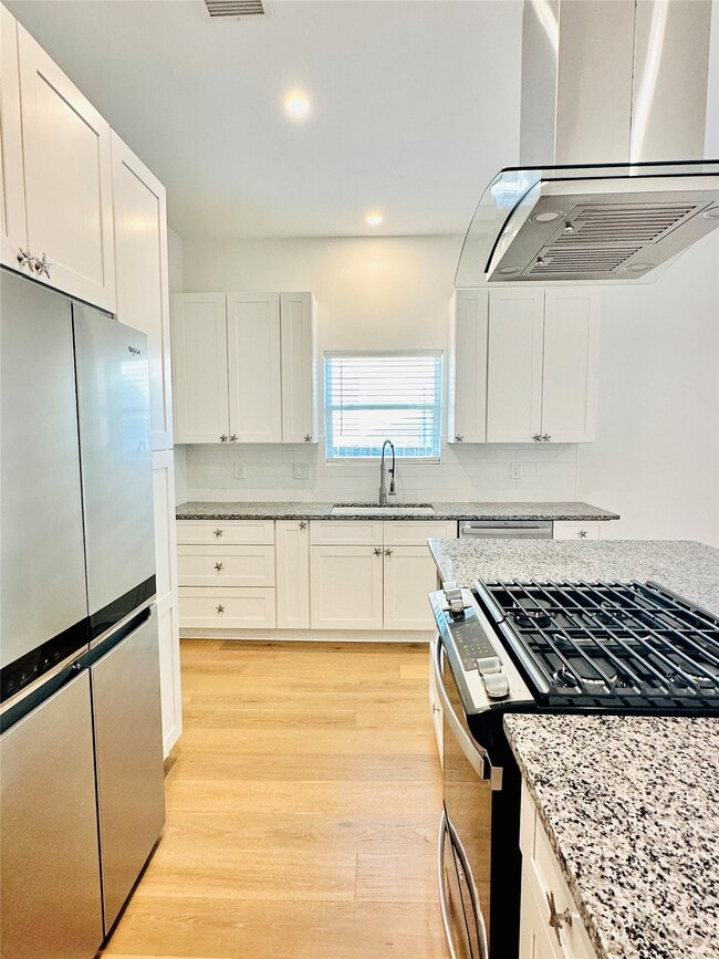 Photo - 4808 Ave S
