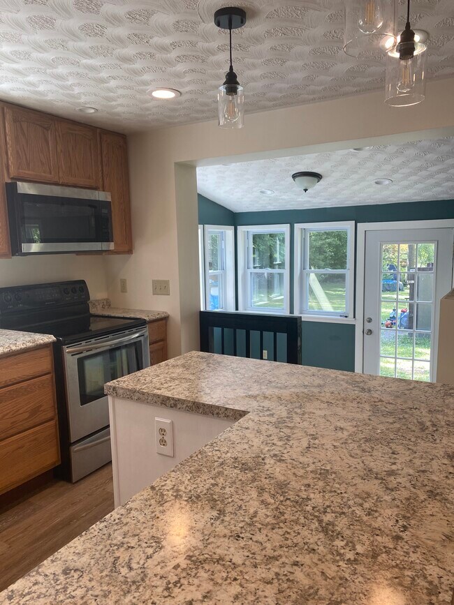 Photo - 408 Sweet Valley Rd