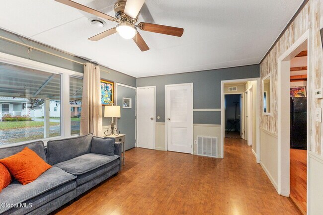 Photo - 56 Monroe St