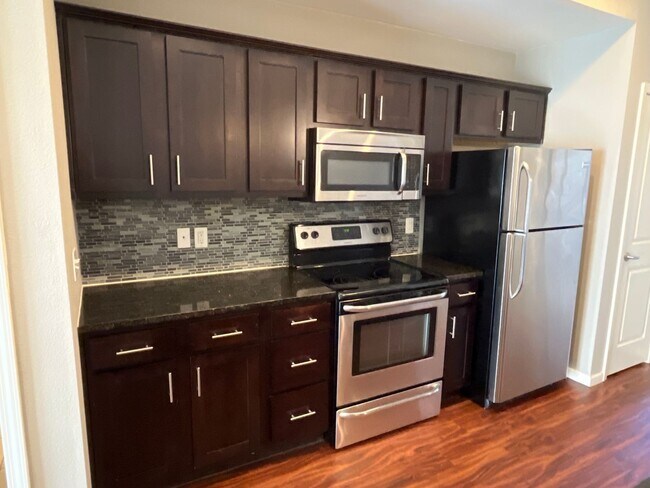 Photo - 2 BEDROOM, 2 BATH GREAT LOCATION Unit Walnut D202
