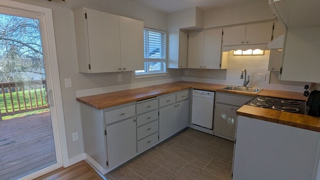 Photo - 3802/3804 Lincoln Avenue Unit 3802