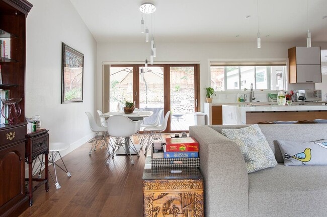 Photo - 915 Helen Dr