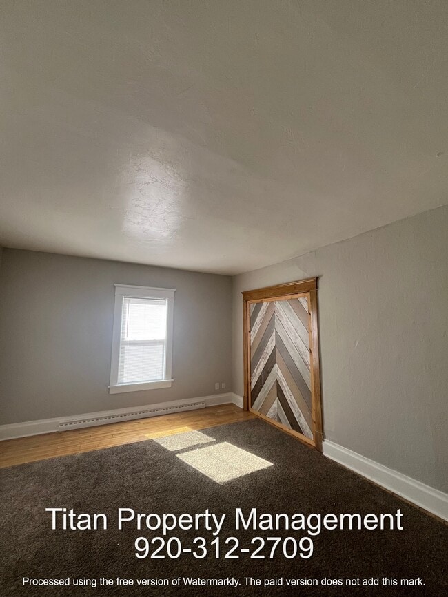 Photo - 857 Wisconsin St