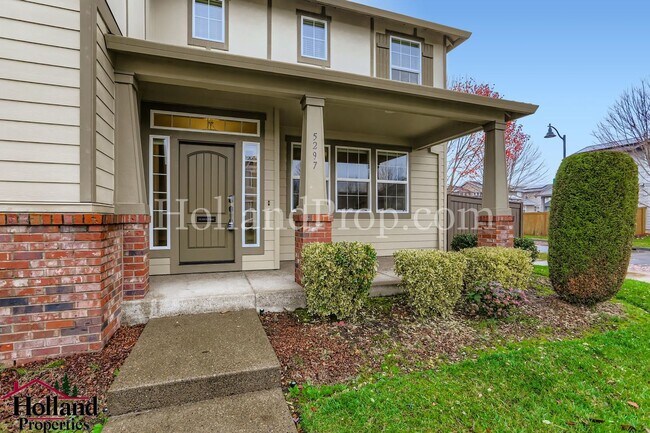 Photo - ?? Bright & Modern 3 Bedroom Home with Solar Energy Benefits!