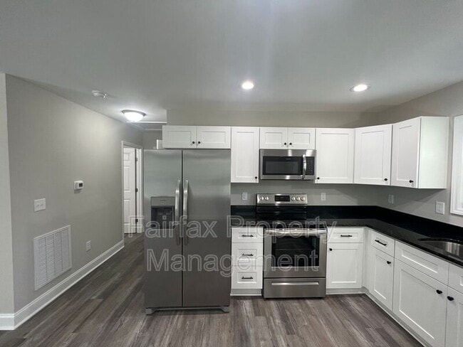 Photo - 2109 Hart St