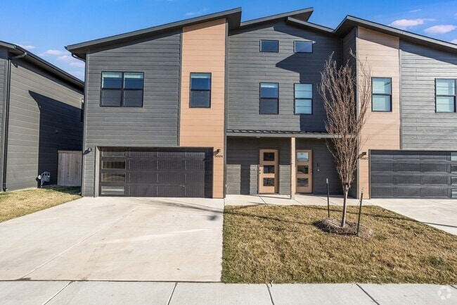 Building Photo - 8826 W Haylee St Rental