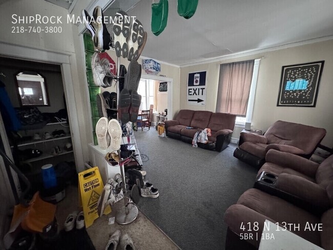 Photo - 418 N 13th Ave E