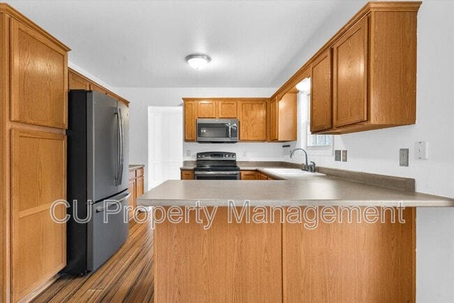 Photo - 506 E Tomaras Ave