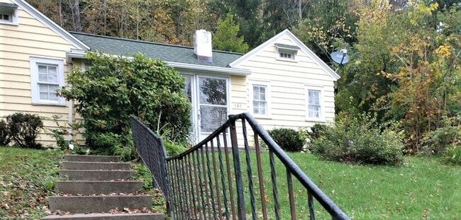 Photo - 181 E State St