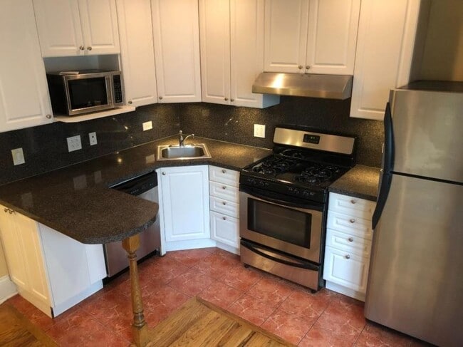Building Photo - 2 bedroom in Chicago IL 60618 Unit 2B Rental
