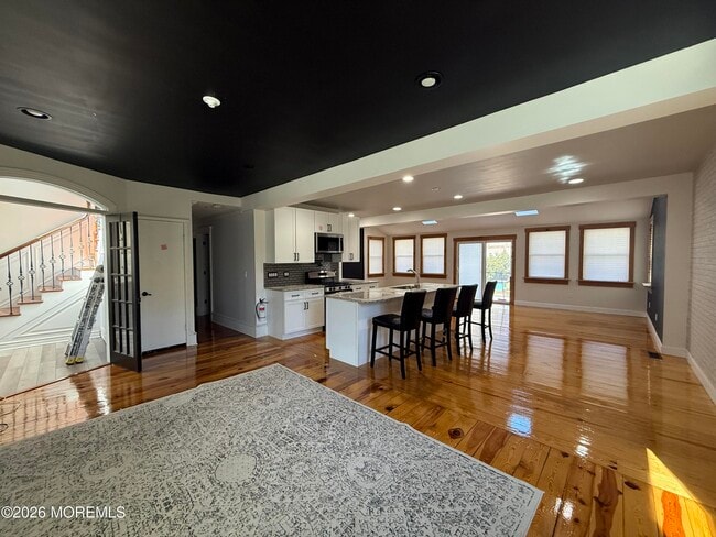 Photo - 605 Farrelly Ave