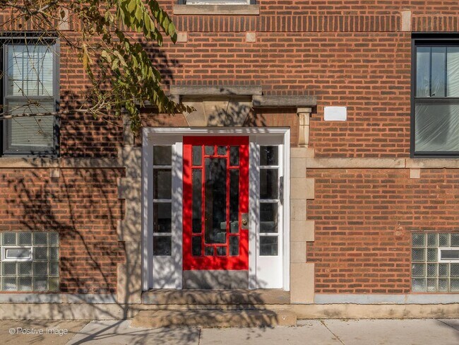 Photo - 2138 W Cornelia Ave