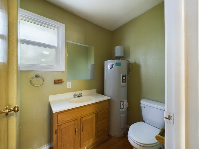 Building Photo - Bellevue Heights