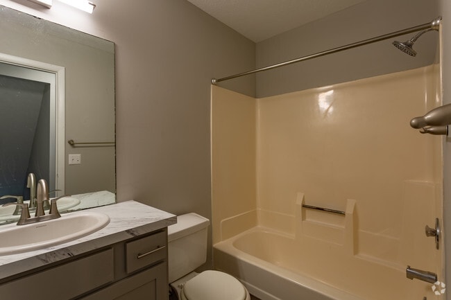 1 Bedroom, 1 Bath Loft 700 sq. ft.