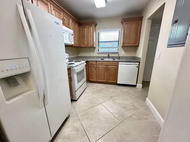 Photo - 21904 Lake Forest Cir Unit 101