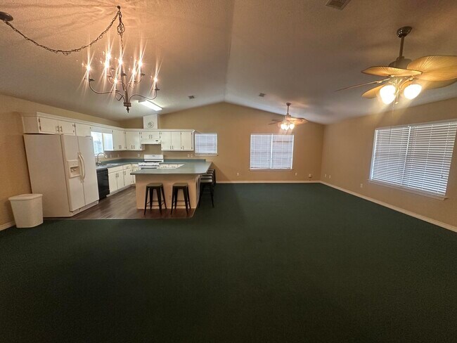 Photo - 5410 Spruce St