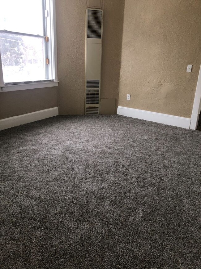 Photo - One bedroom apartment west side of Saint Paul Unit 10