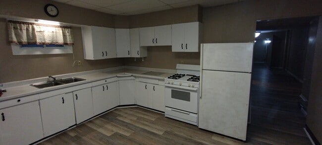 Building Photo - 261 William St Unit 1