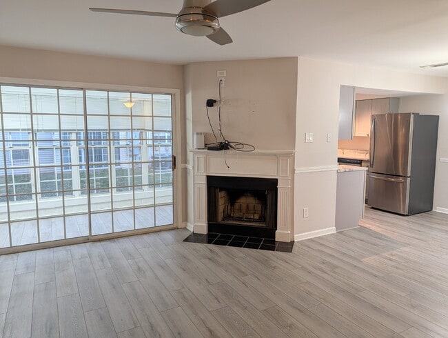 Photo - Bright Condo Living in a Convenient Fairfax Location Unit 202