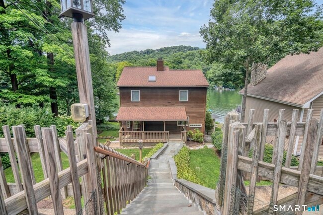 11 Candlewood Rd