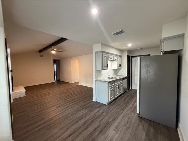 Photo - 15931 Kenbrook Dr