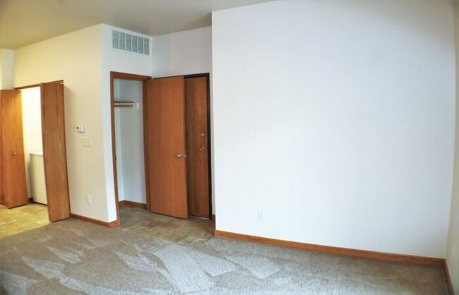 $1,275 | 2 Bedroom, 2 Bathroom Condo | Sublease | *Pet Friendly | Available for November 9th, 202...