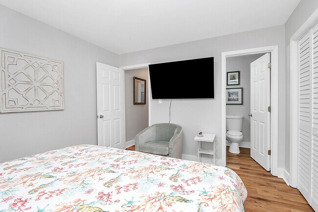 Photo - 1001 Churchill Downs Ct Unit J