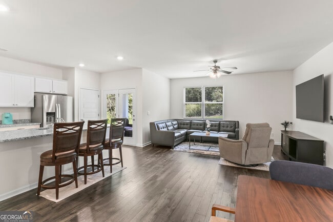 Photo - 3688 Chevington Ct SE