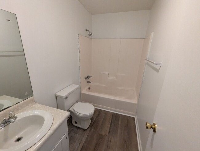 Photo - 560/562 Rustwood Dr Unit 560 Rustwood Dr