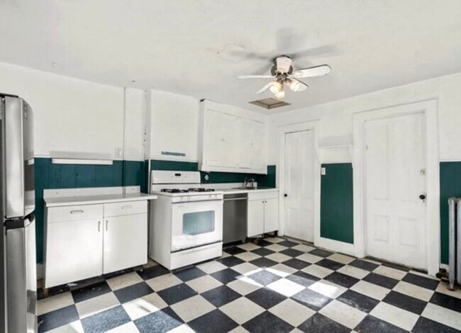 Photo - 64 Elm St Unit APT 2