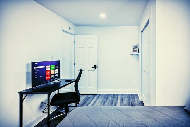 Photo - 1403 Steele St