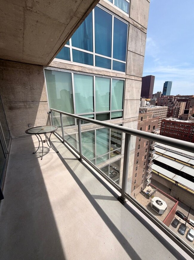 Photo - 611 S Wells St