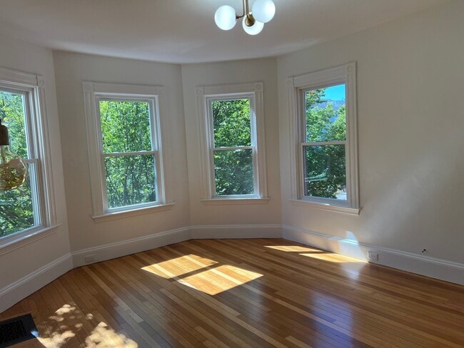 1657 Cambridge St Unit 3