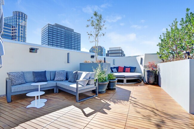 Photo - Gayley + Lindbrook