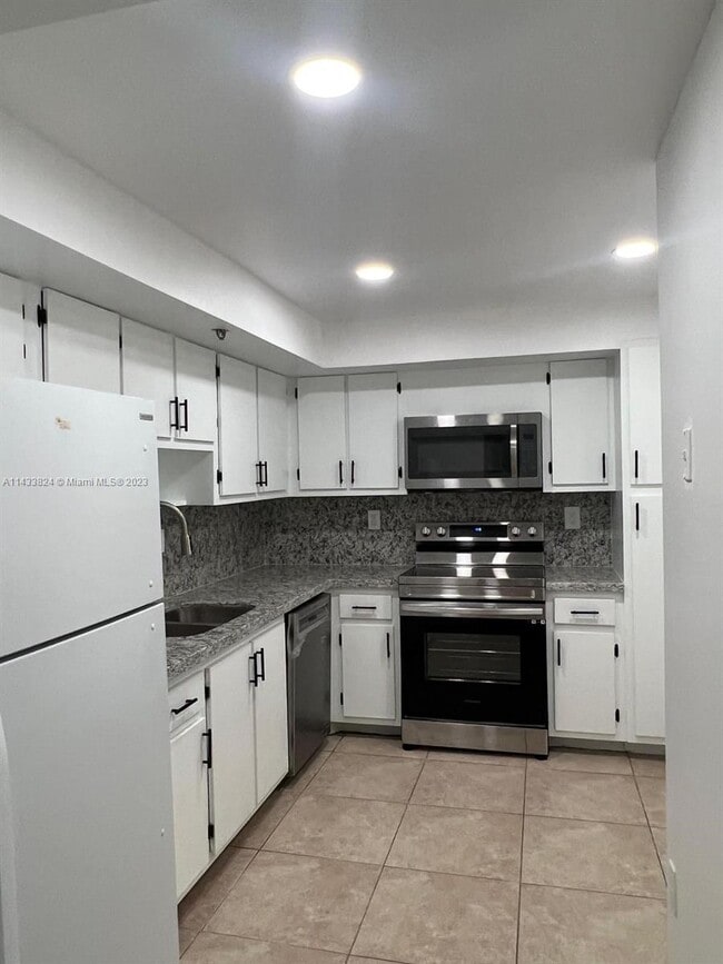 Building Photo - 20840 San Simeon Way Unit 409 Rental