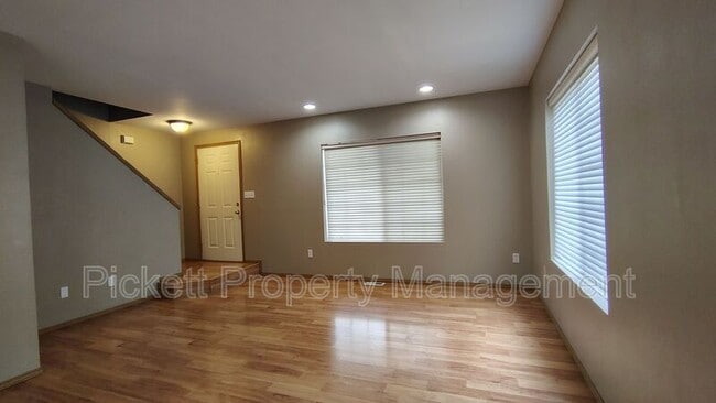 Photo - 1108 NE Beaumont Ln